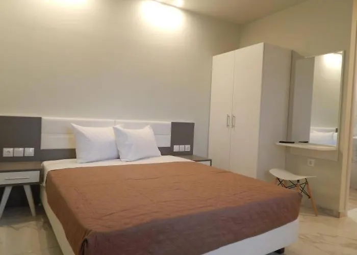 Aktes Pierias Paralía